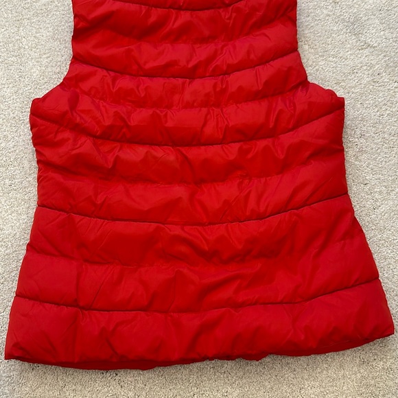 RED VEST - Picture 10 of 10